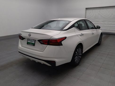 Used 2025 Nissan Altima 2.5 SV FWD image 9