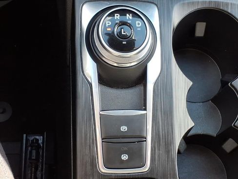 Used 2022 Ford Escape SE w/ SE Sport Appearance Package image 19