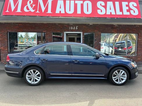 Used 2013 Volkswagen Passat TDI SEL Premium image 2