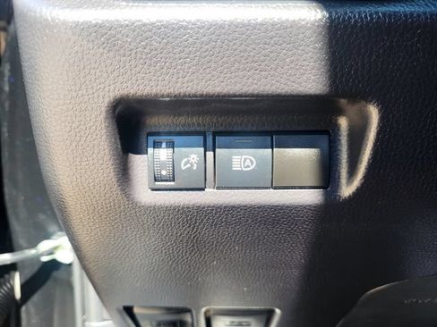 Used 2025 Toyota RAV4 XLE AWD/4WD image 21