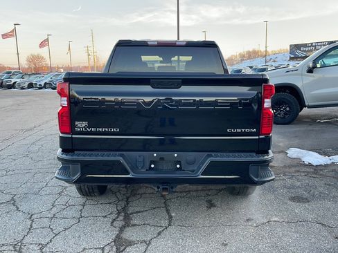 Used 2023 Chevrolet Silverado 1500 Custom image 5
