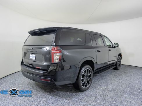 Used 2024 Chevrolet Suburban RST w/ Luxury Package AWD/4WD image 7
