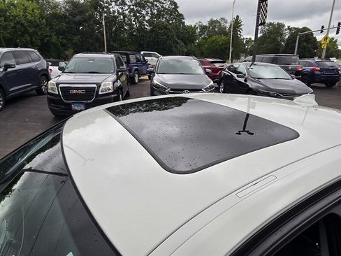 Used 2018 BMW 320i xDrive Sedan AWD/4WD image 10