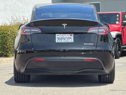 Used 2023 Tesla Model Y Performance AWD/4WD image 8