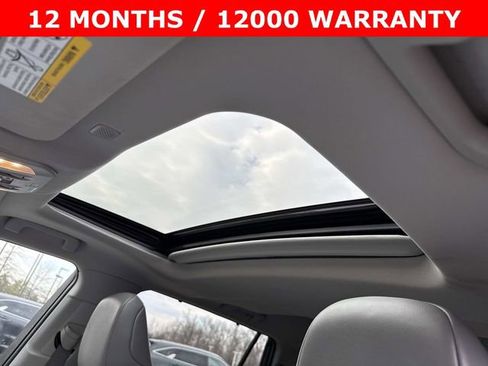 Used 2022 Toyota Highlander XLE image 16