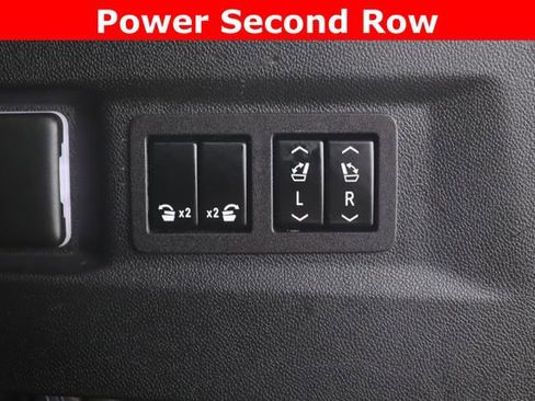 Used 2023 GMC Yukon Denali Ultimate AWD/4WD image 35