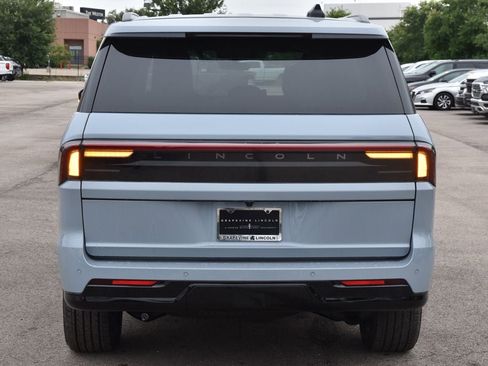 New 2026 Lincoln Navigator Reserve AWD/4WD image 8