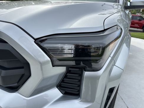 Used 2025 Toyota Tacoma SR5 image 6