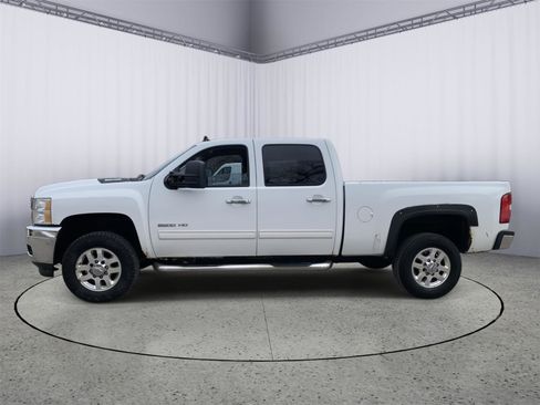 Used 2011 Chevrolet Silverado 2500 LTZ w/ LTZ Plus Package image 4