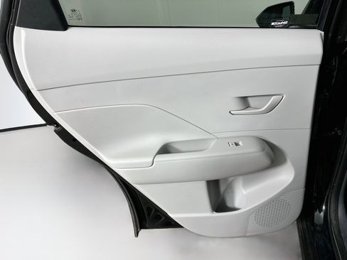 Used 2025 Hyundai Kona SEL FWD image 25