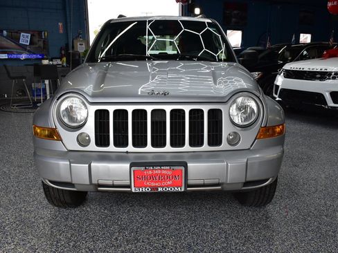 Used 2006 Jeep Liberty Sport AWD/4WD image 12