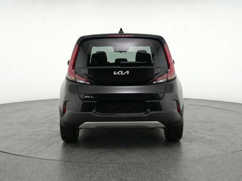 Used 2025 Kia Soul LX FWD image 7