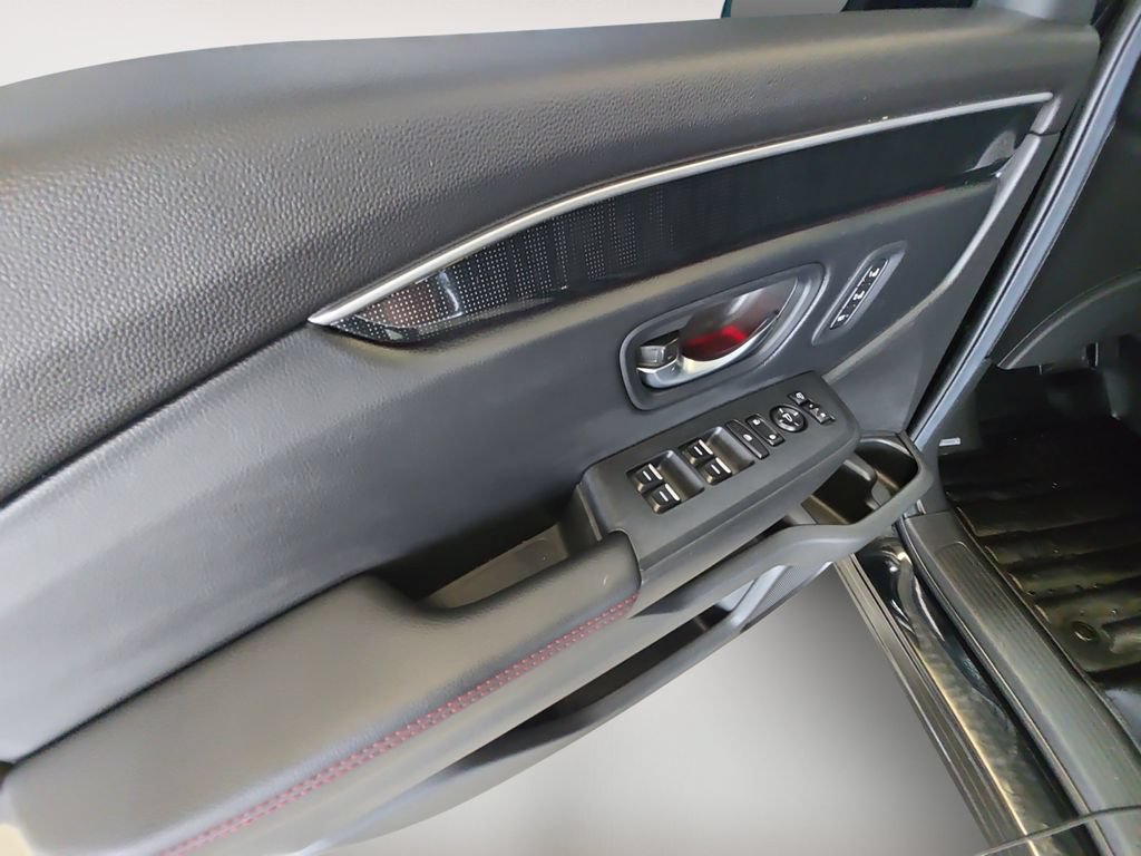Used 2025 Honda Pilot Black Edition image 10