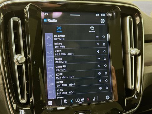 Used 2023 Volvo C40 P8 Recharge Ultimate w/ Protection Package Premier image 21