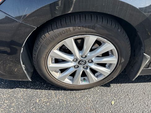 Used 2019 Toyota Camry LE w/ Convenience Package FWD image 17