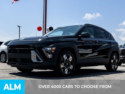 Used 2025 Hyundai Kona SEL FWD image 2