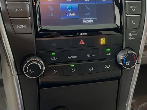 Used 2016 Toyota Camry LE image 26