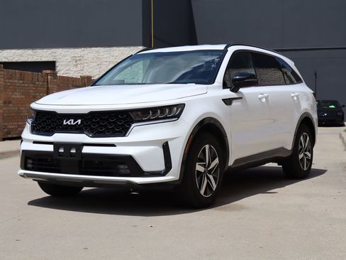 Used 2023 Kia Sorento EX FWD image 2