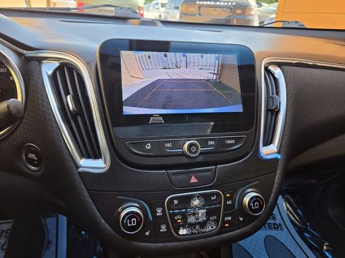 Used 2019 Chevrolet Malibu LT FWD image 19