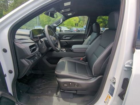 New 2025 Chevrolet Silverado EV LT image 22