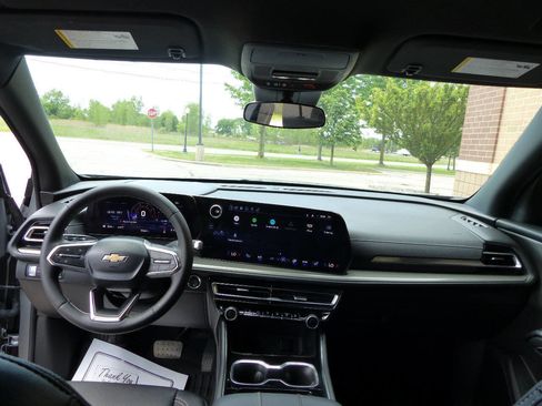 Used 2025 Chevrolet Traverse LT w/ LPO, Floor Liner Package AWD/4WD image 41