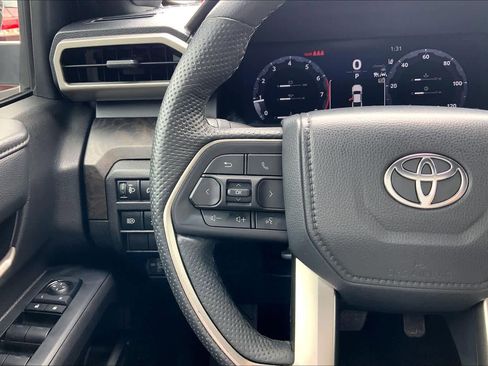 Used 2025 Toyota Tacoma Limited AWD/4WD image 24