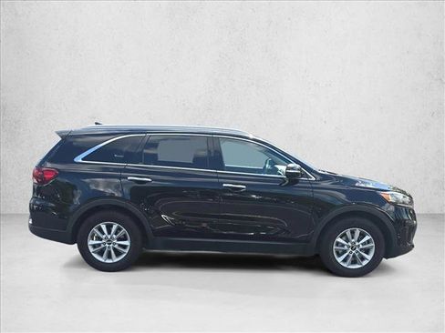 Used 2019 Kia Sorento FWD w/ LX Convenience Package image 4