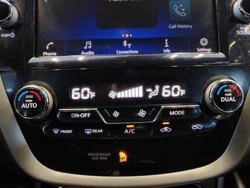 Used 2022 Nissan Murano SV w/ SV Midnight Edition Package FWD image 18