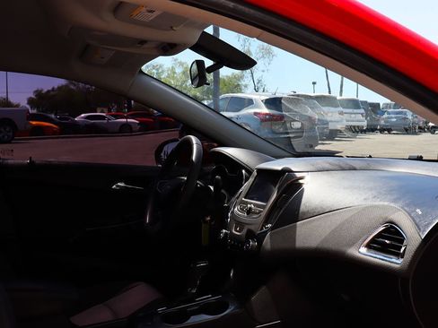 Used 2019 Chevrolet Cruze LS w/ LS Convenience Package FWD image 31