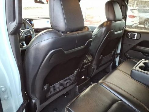 Used 2024 Jeep Wrangler Unlimited Sahara image 18