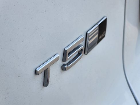 Used 2019 Volvo XC40 T5 Inscription image 6