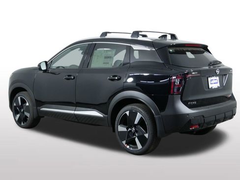 New 2026 Nissan Kicks SR w/ Cold Weather Package AWD/4WD image 8