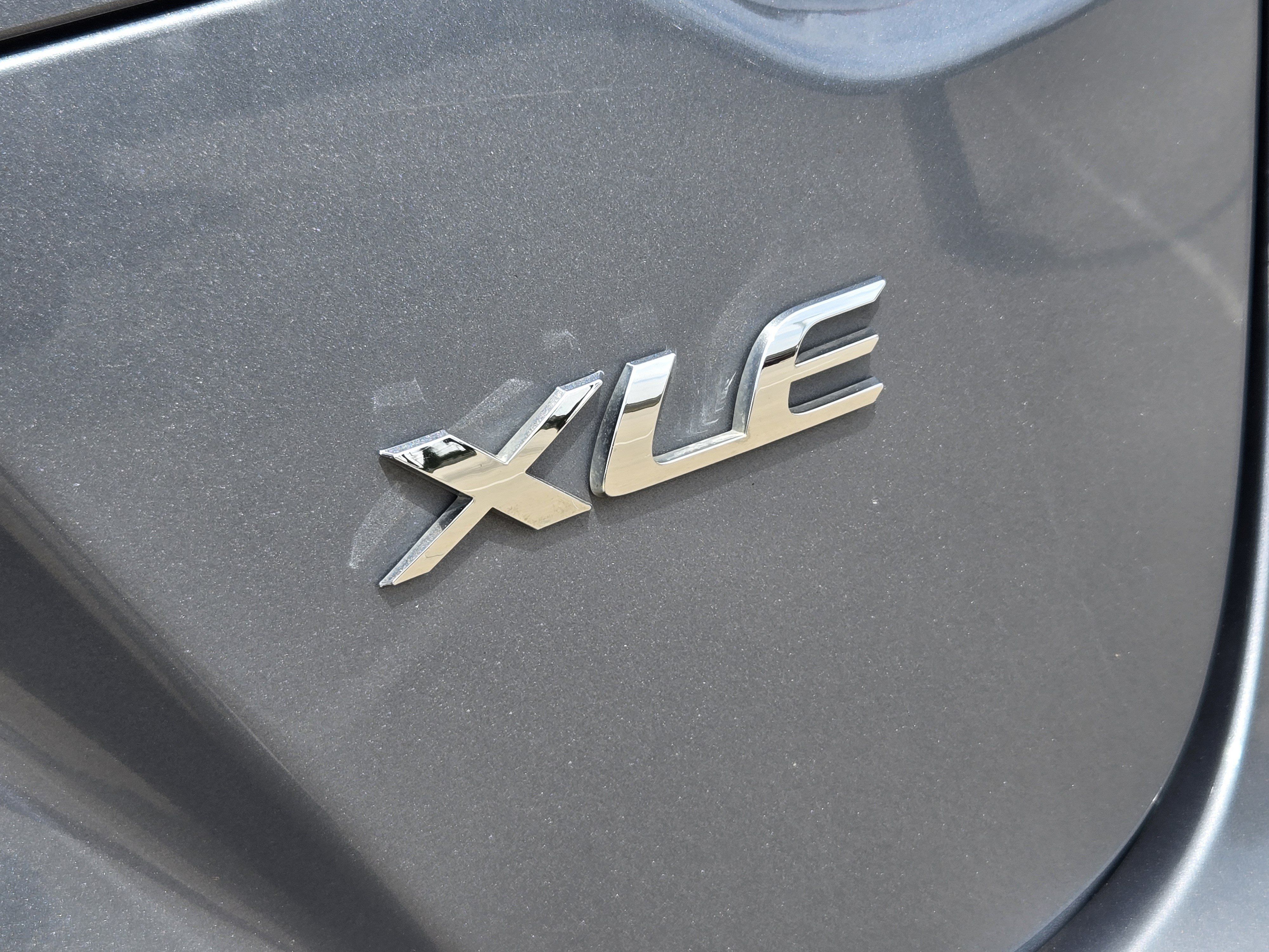 Used 2020 Toyota Corolla XLE FWD image 40