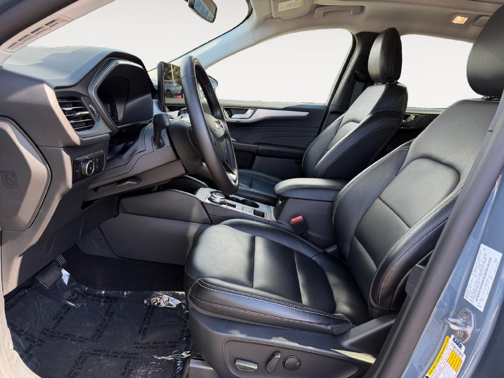 Used 2025 Ford Escape Platinum AWD/4WD image 6
