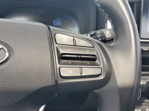 Used 2024 Hyundai Venue SEL image 22