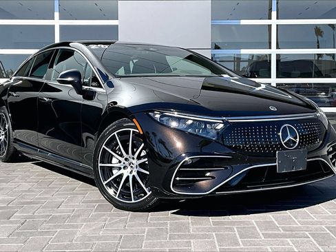 Used 2023 Mercedes-Benz EQS 580 4MATIC Sedan w/ Exclusive Trim Package image 3