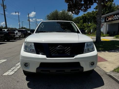 Used 2020 Nissan Frontier SV w/ Midnight Edition Floor Mats RWD image 3