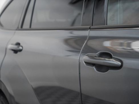 Used 2023 Toyota Highlander XSE AWD/4WD image 18