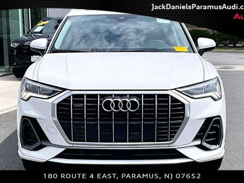 Used 2023 Audi Q3 2.0T Premium w/ Convenience Package AWD/4WD image 3