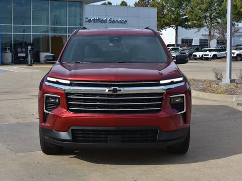 New 2026 Chevrolet Traverse LT w/ Sun and Wheel Package image 2