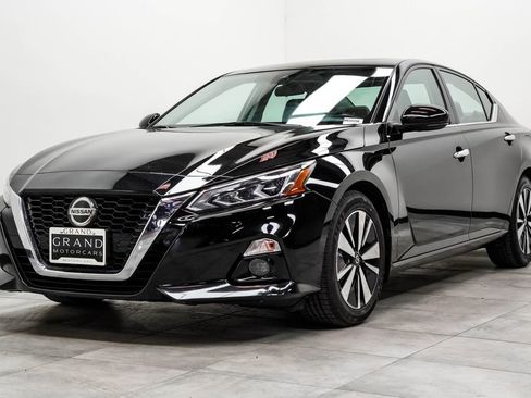 Used 2021 Nissan Altima 2.5 SL FWD image 7