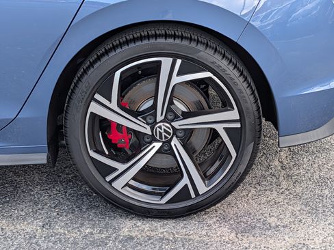 Used 2025 Volkswagen GTI SE FWD image 10