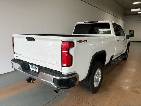 Used 2024 Chevrolet Silverado 2500 LTZ AWD/4WD image 7