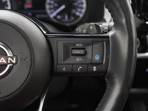 Used 2024 Nissan Pathfinder SL AWD/4WD image 27