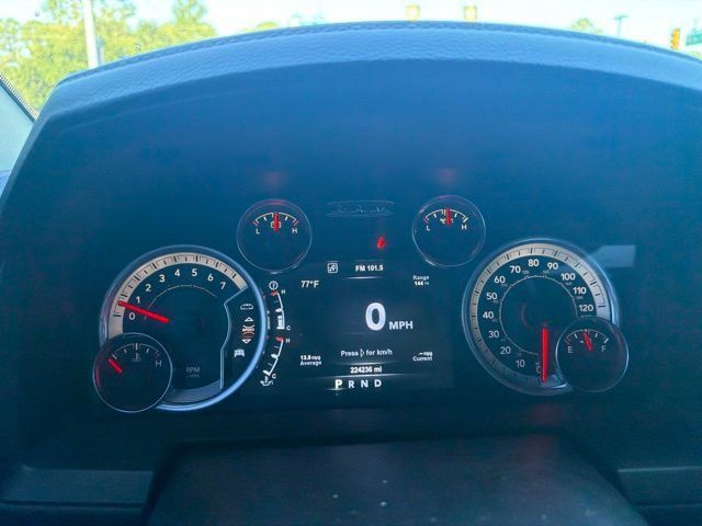 Used 2015 RAM 1500 Laramie w/ Convenience Group AWD/4WD image 13