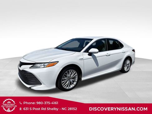 Used 2018 Toyota Camry XLE w/ Protection Package (Q2) FWD image 1
