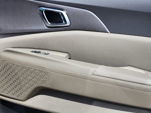 New 2026 Kia Carnival EX image 16