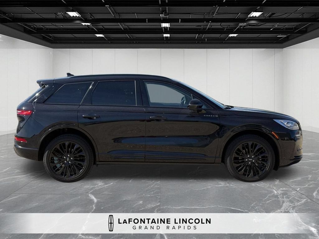 Certified 2025 Lincoln Corsair Reserve w/ Equipment Group 202A AWD/4WD image 6