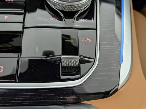 New 2026 BMW X5 xDrive50e image 30