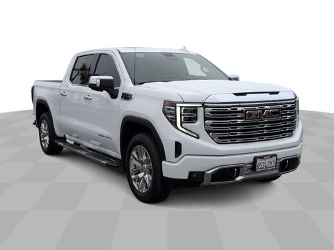 Used 2024 GMC Sierra 1500 Denali w/ Technology Package AWD/4WD image 3